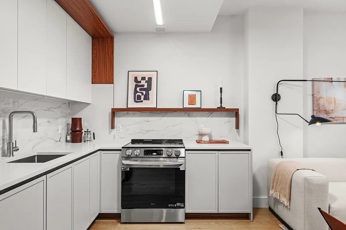 Building Photo - 570 Fulton St #9C
