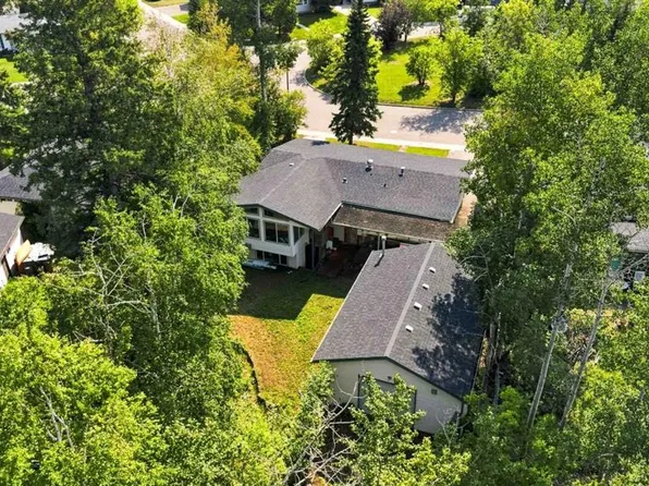 25 S Crescent Hts, Wood Buffalo, AB T9H 1L6