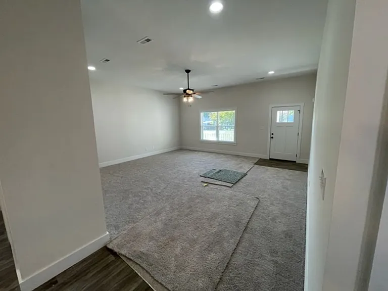 2422 Patrick Ave — Photo 3