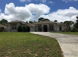 57 Beech St, Homosassa, FL 34446