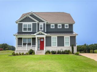 301 Saint Andrews Pl, Smithfield, VA 23430