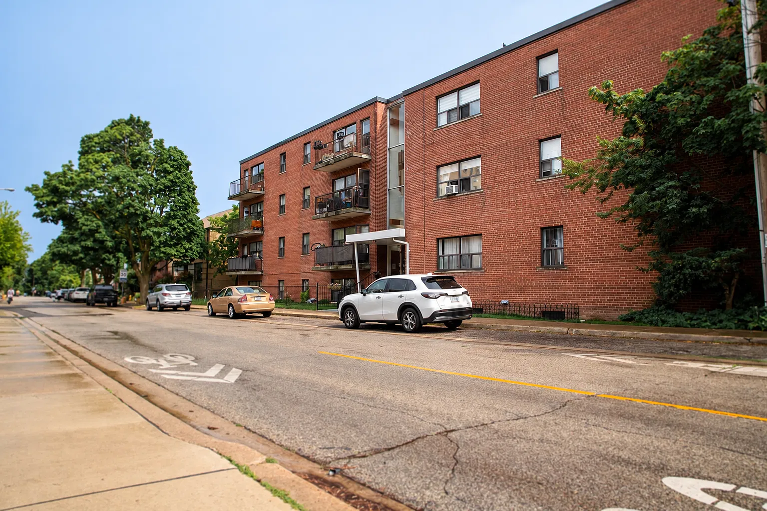 303 - Lake Shore Blvd W — Photo 1