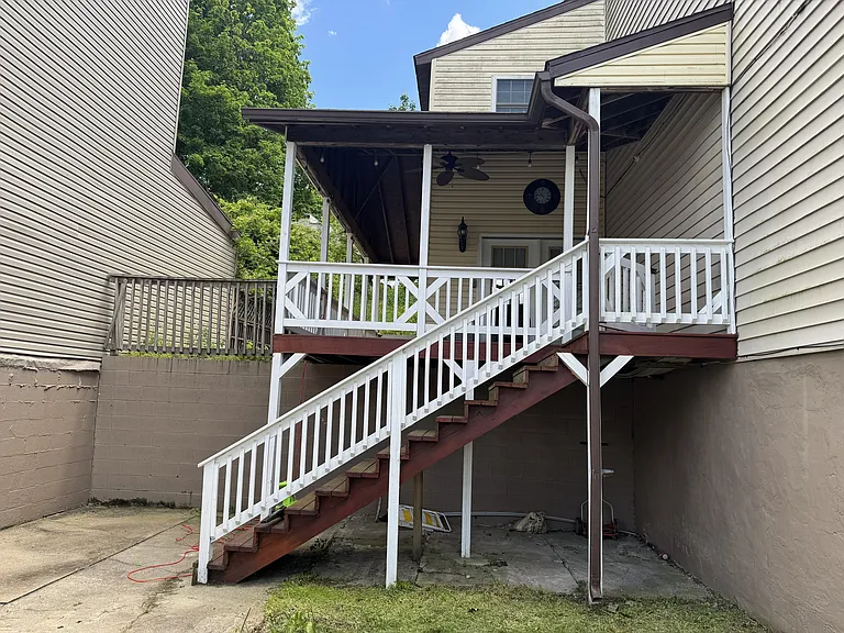 617 Pierce St — Photo 11