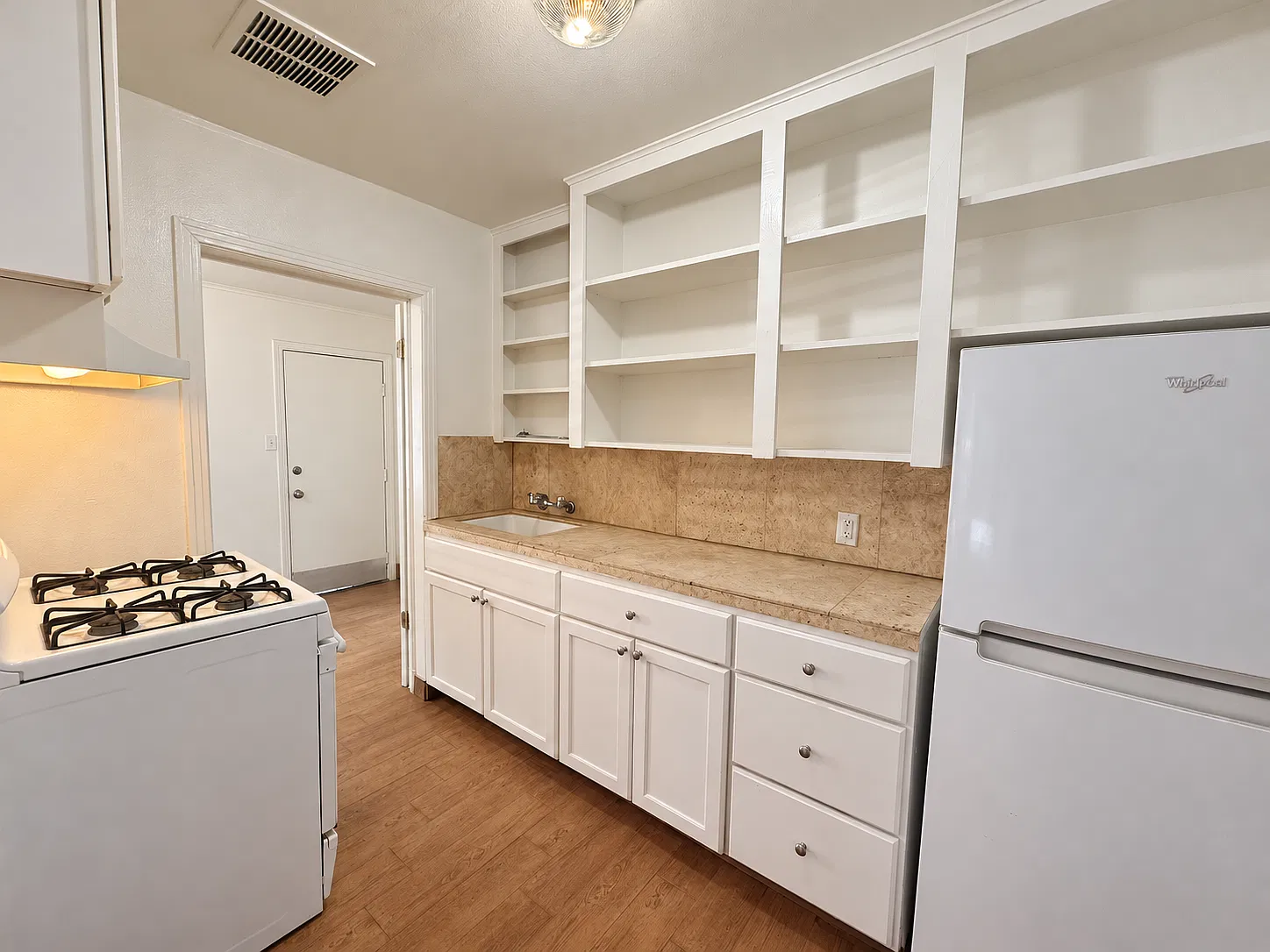 College Avenue 236 (2u) - B — Photo 4