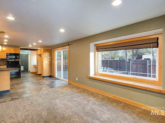 5th image of 1112 N Whitewater Park Blvd