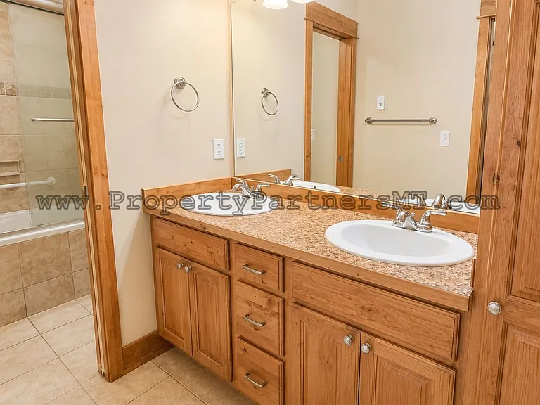 918 Flanders Creek Ave — Photo 8
