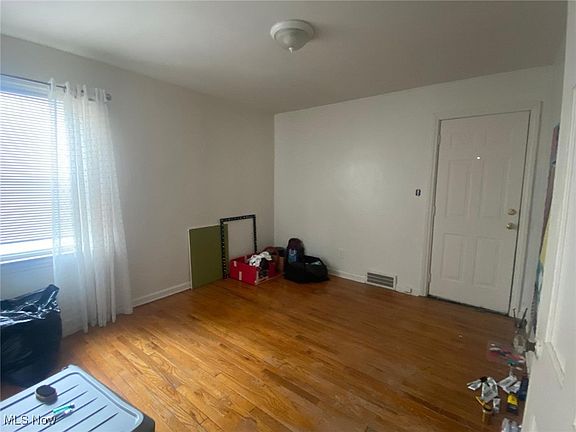 5th image of 5145 E 114th St