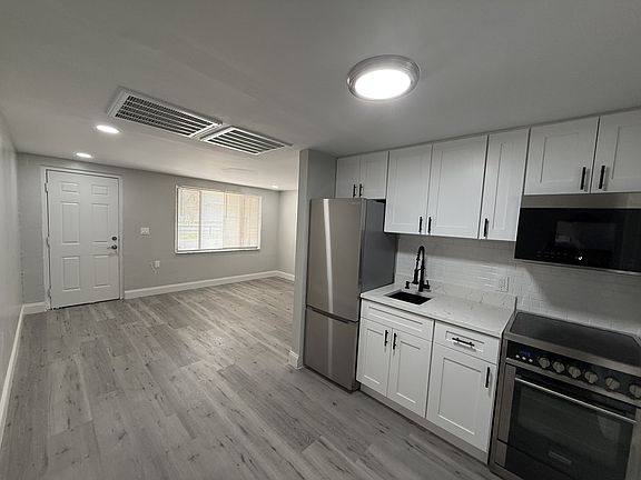 5th image of 314 7th Ave NE #11321585
