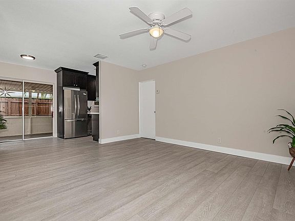 4th image of 133 NE 30th Court