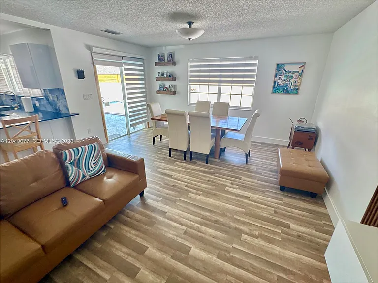 18701 Wentworth Dr — Photo 30