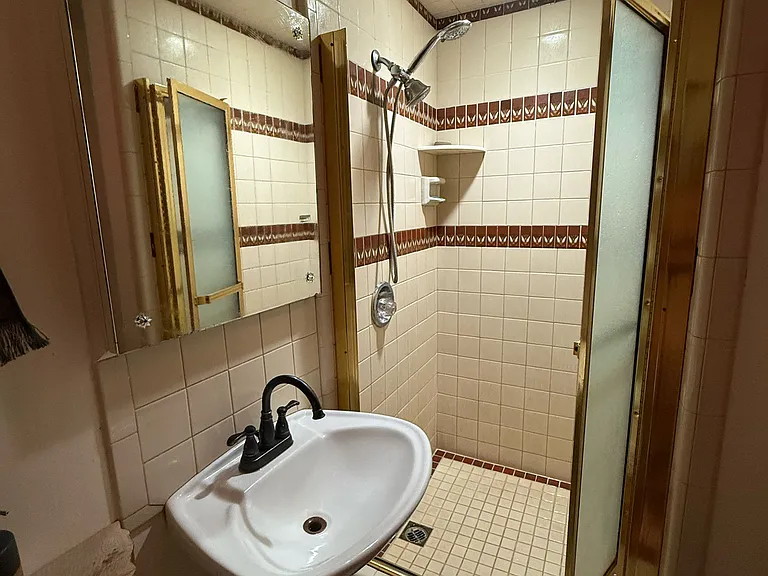 3159 SW Hampshire St #B — Photo 8