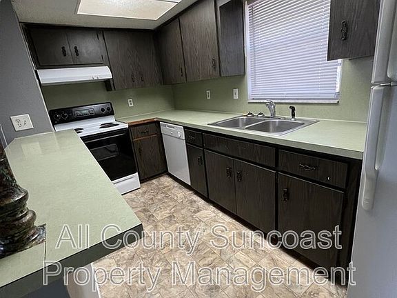 2nd image of 471 76th Ave N #3-471-3