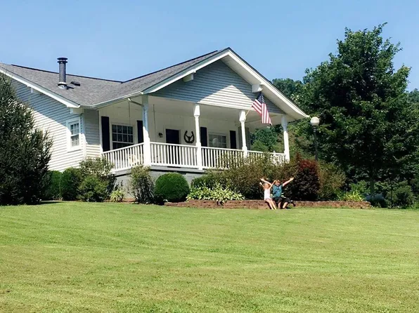 868 Farris Creek Bridge Rd, Belvidere, TN 37306