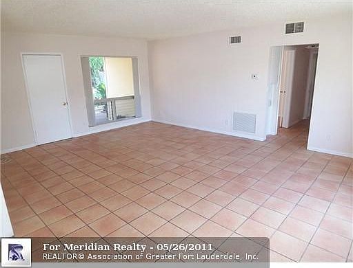 3rd image of 1625 NE 33rd St