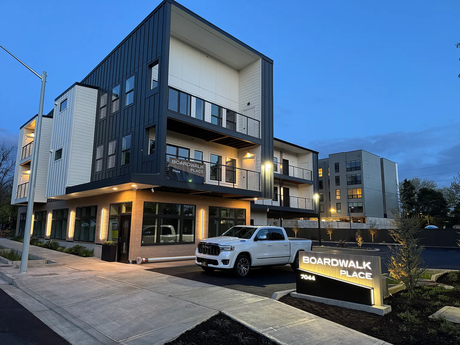 2 bed, 983 sqft, $2,550 — Photo 4