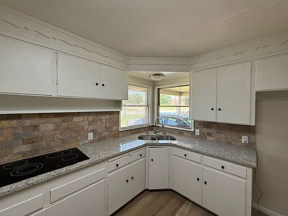4th image of 1273 S Pioneer Dr