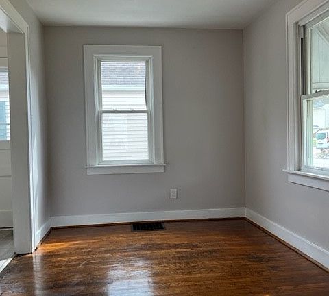 3rd image of 307 Maryland Ave