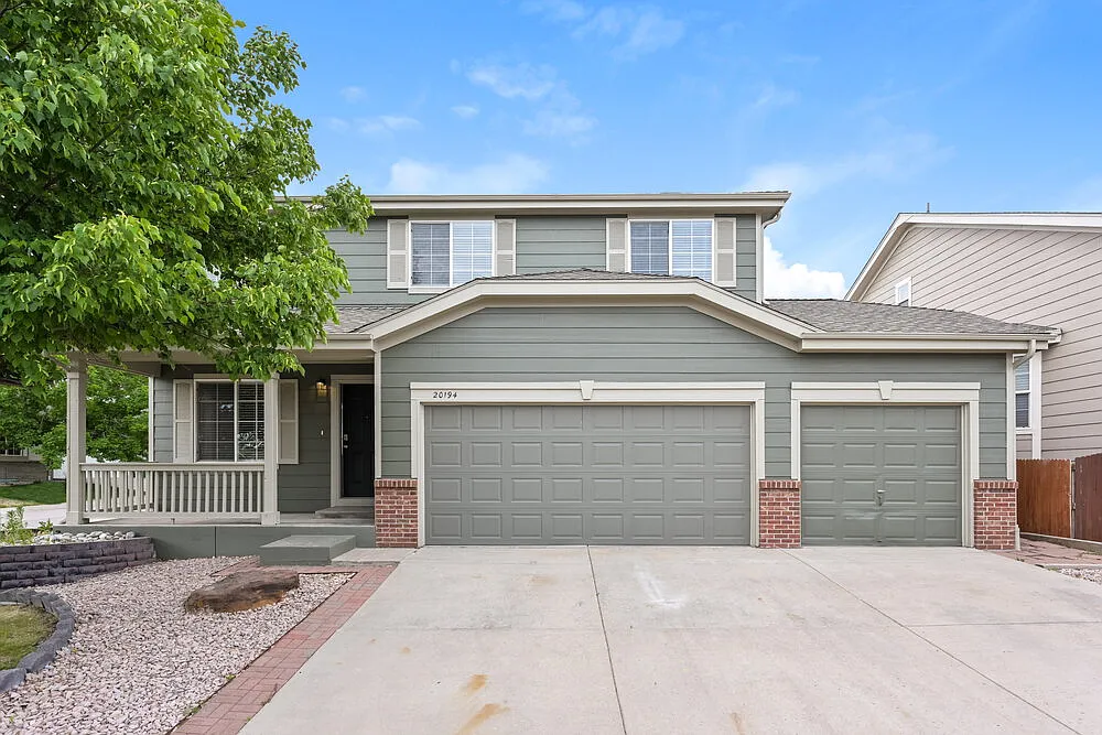 4 bed, 2.5 bath, 2039 sqft, $3,160 — Photo 1