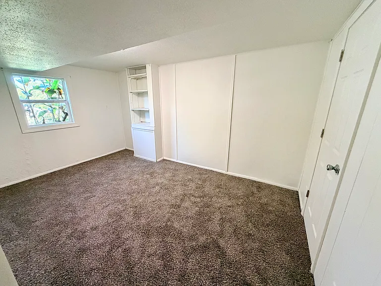1827 Georgia St — Photo 16