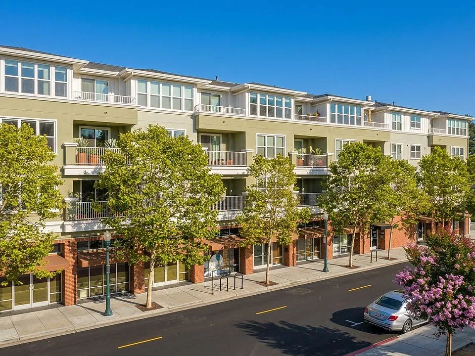 2030 N Pacific Ave #330