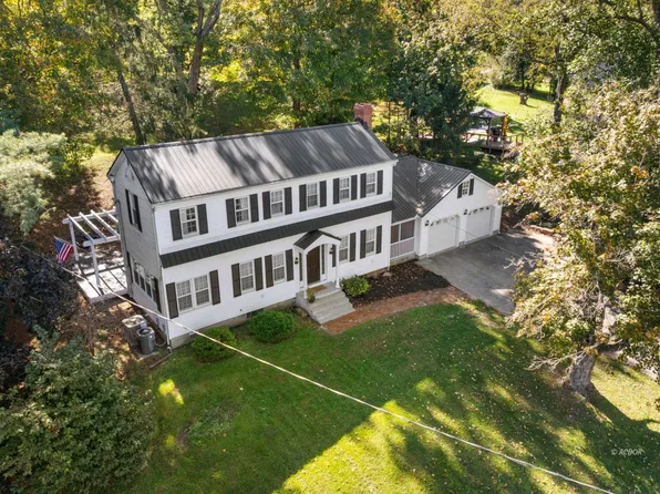 14 Portsmouth Rd, Gallipolis, OH 45631