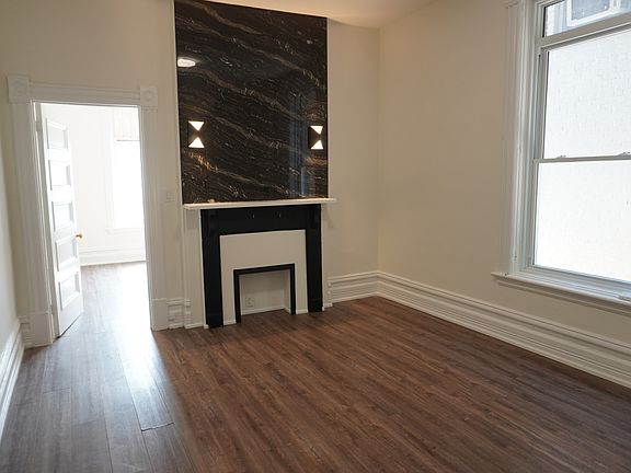 4th image of 455 Besserer St #1