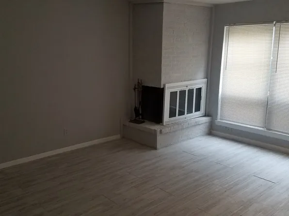 2020 Court Pl, Garland, TX 75041