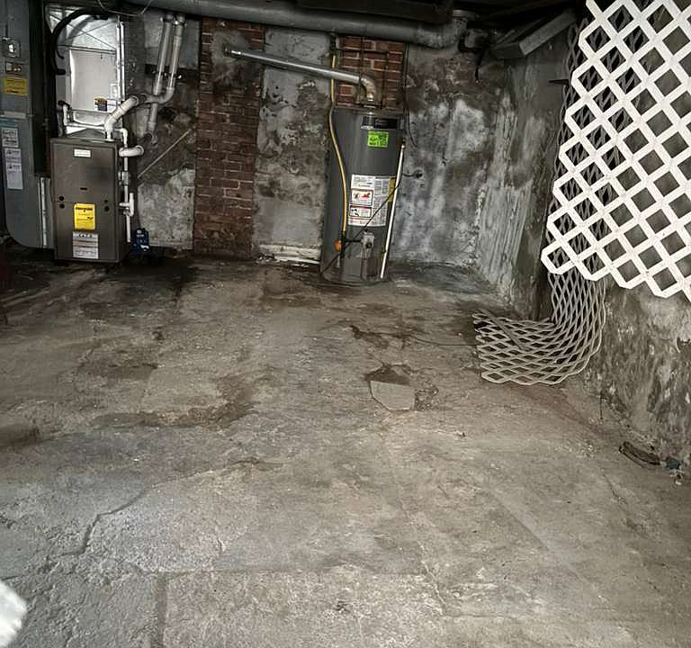 1st image of 2823 Clermont Ave