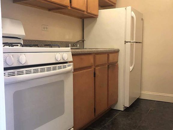 3rd image of 8645 St James Ave APT 4J