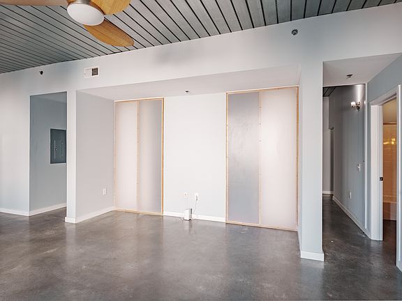 5th image of 620 Glen Iris Dr NE Unit 324