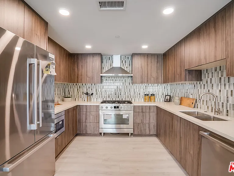 1021 S Shenandoah St #501 — Photo 7