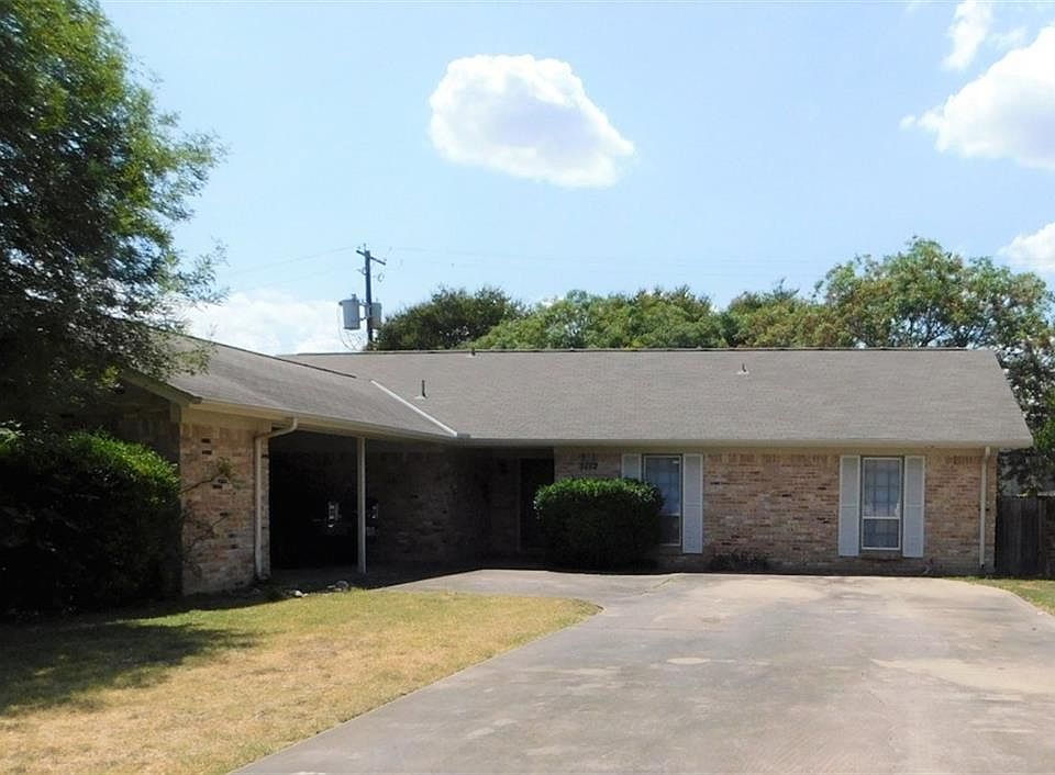 1st image of 8101 Exmoor Dr #A