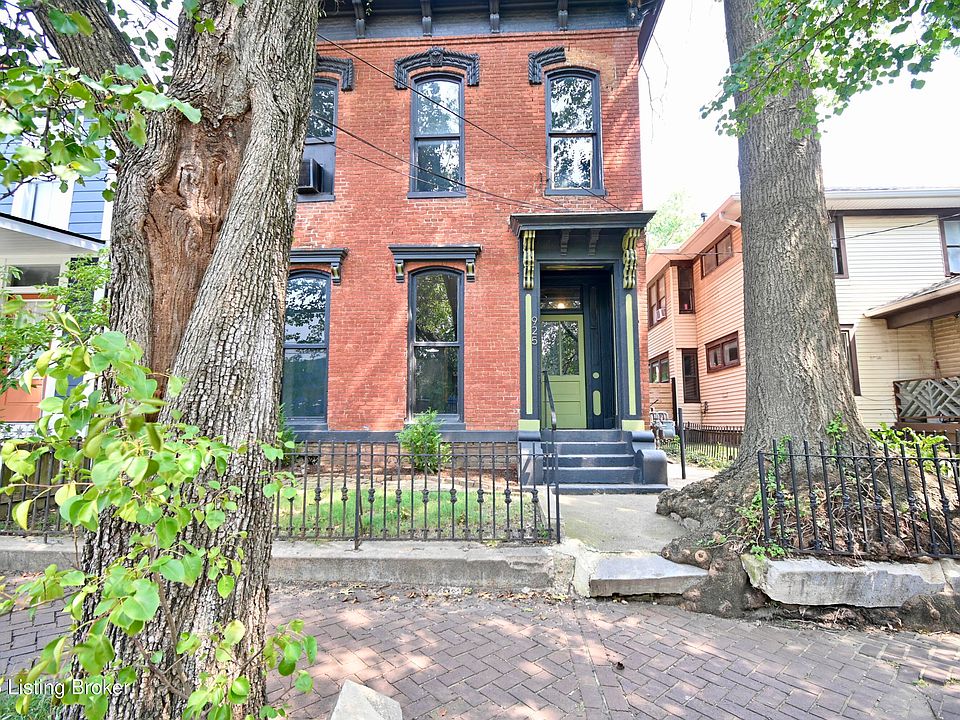 1st image of 925 E Washington St