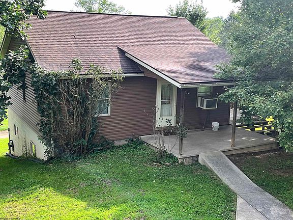 2nd image of 493 Sandy Ave