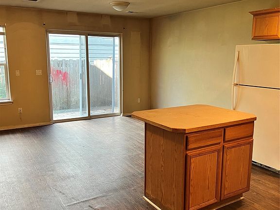 2nd image of 6106 NE 33rd Circle