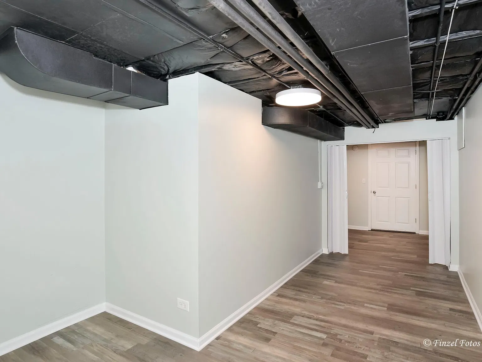 100 S Caroline St — Photo 4