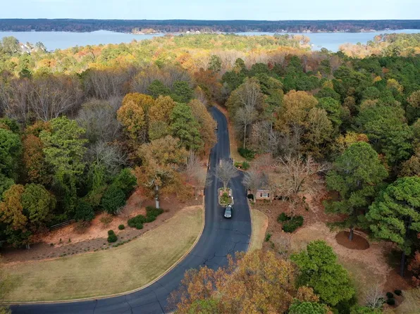 93 Armory Ct, Ninety Six, SC 29666