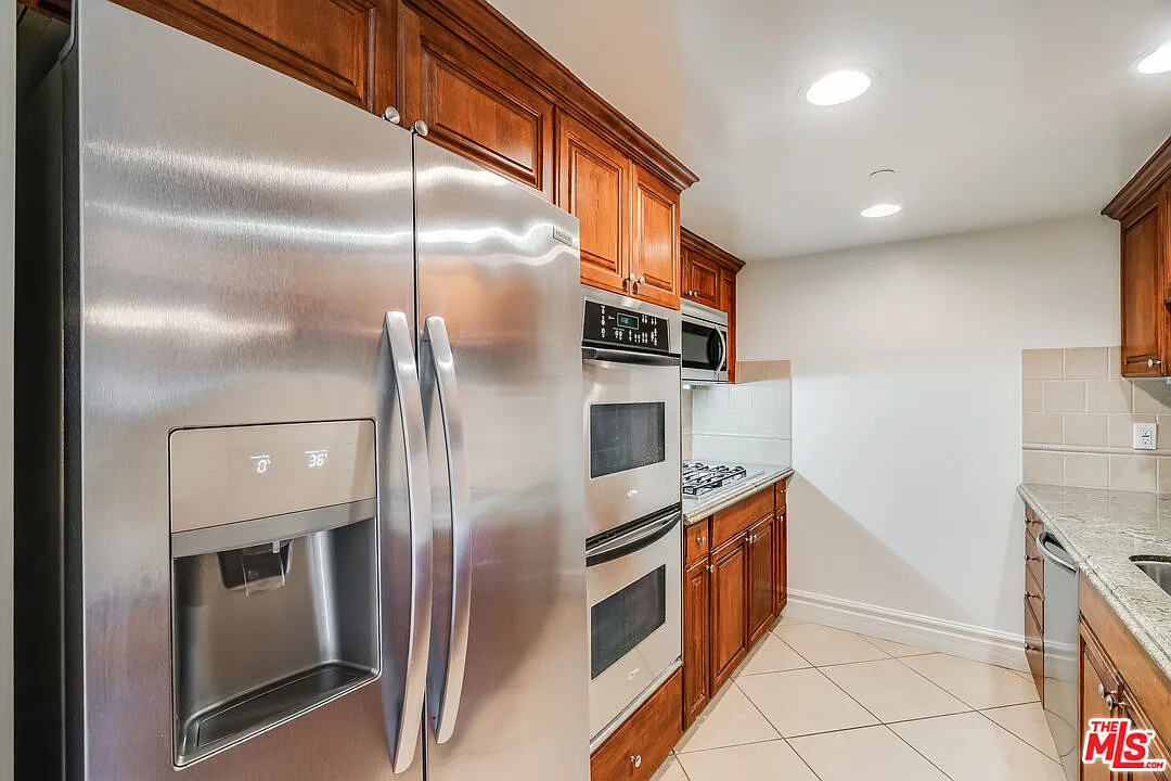 2 bed, 3.0 bath, 1500 sqft, $4,295 — Photo 4