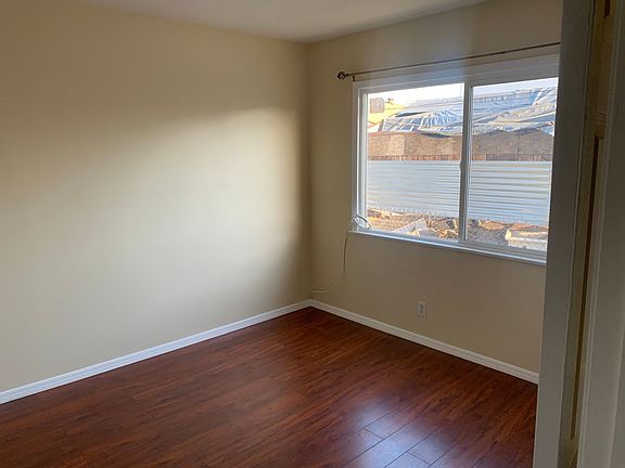 5th image of 11419-11421 S New Hampshire Ave #D