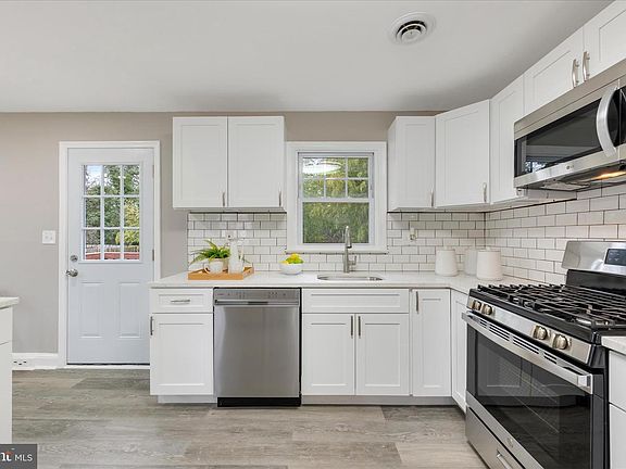 3rd image of 1254 Dogwood Rd