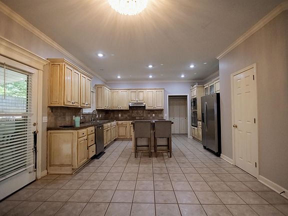 3rd image of 61 Berney Way Dr