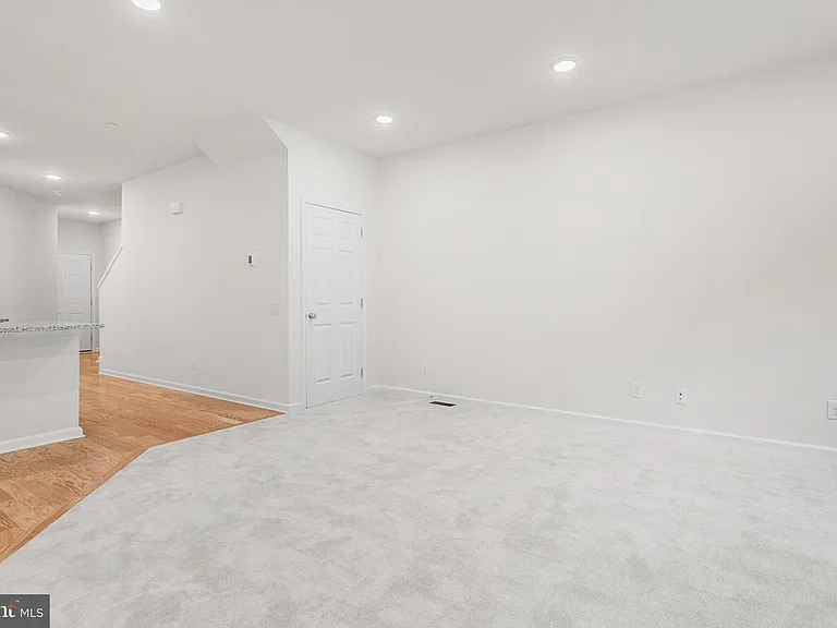 112 S Buck Tavern Way — Photo 8