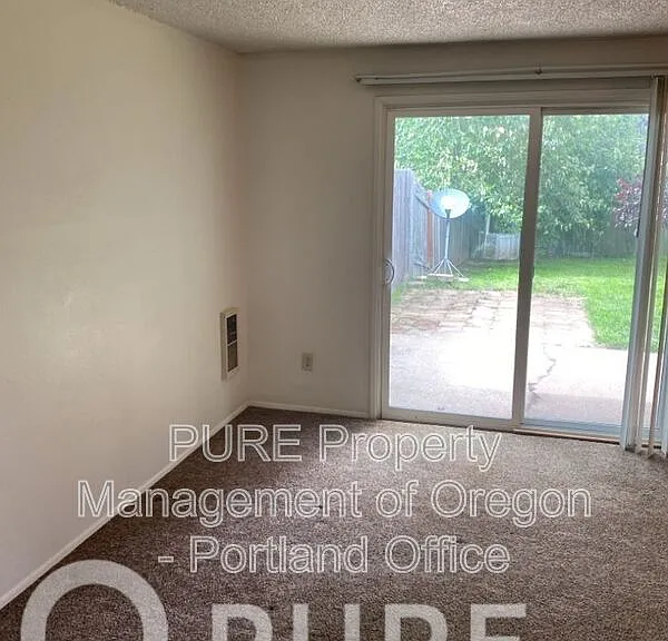 1725 SE 5th St — Photo 2