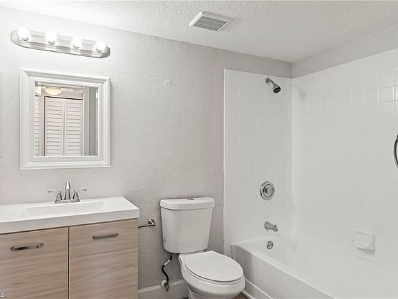4th image of 177 Santa Clara Dr APT 16