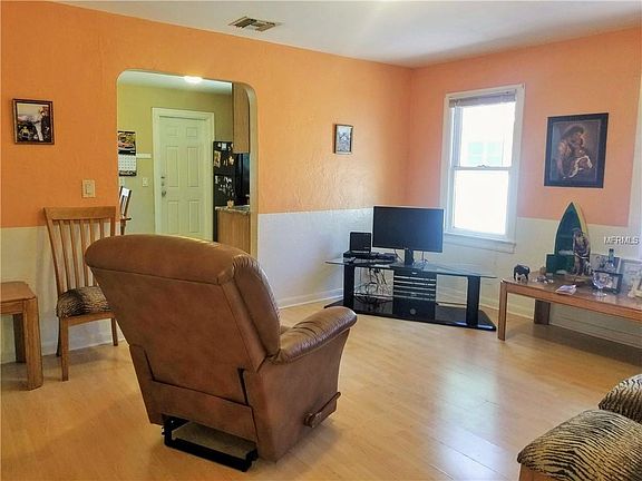3rd image of 4835 1st Ave S