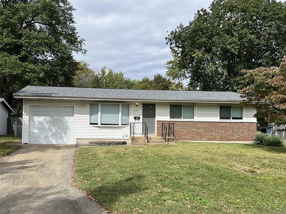 1st image of 825 Claver Ln