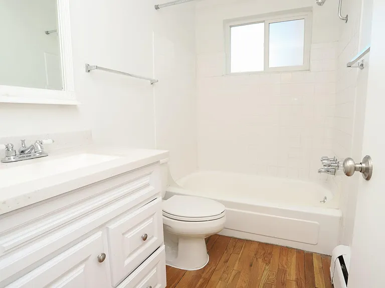 140 S Ogden St — Photo 35
