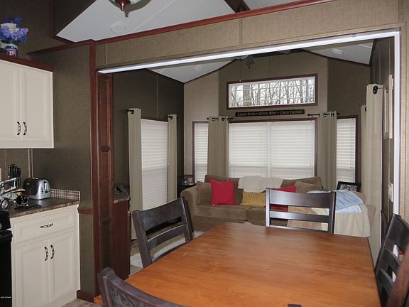 2nd image of 5733 Oswego Ct