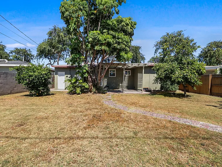 413 Adlena Dr — Photo 15