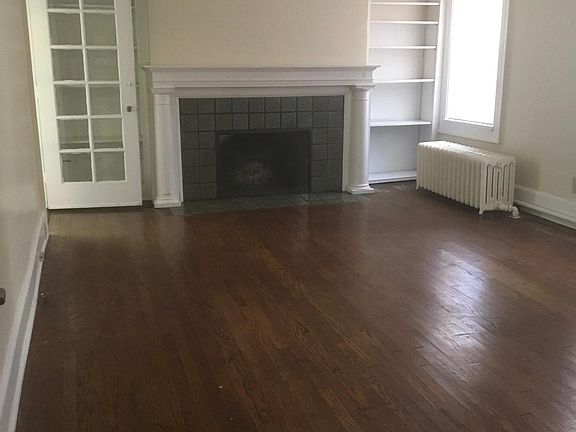 2nd image of 2409 E Linnwood Ave #A